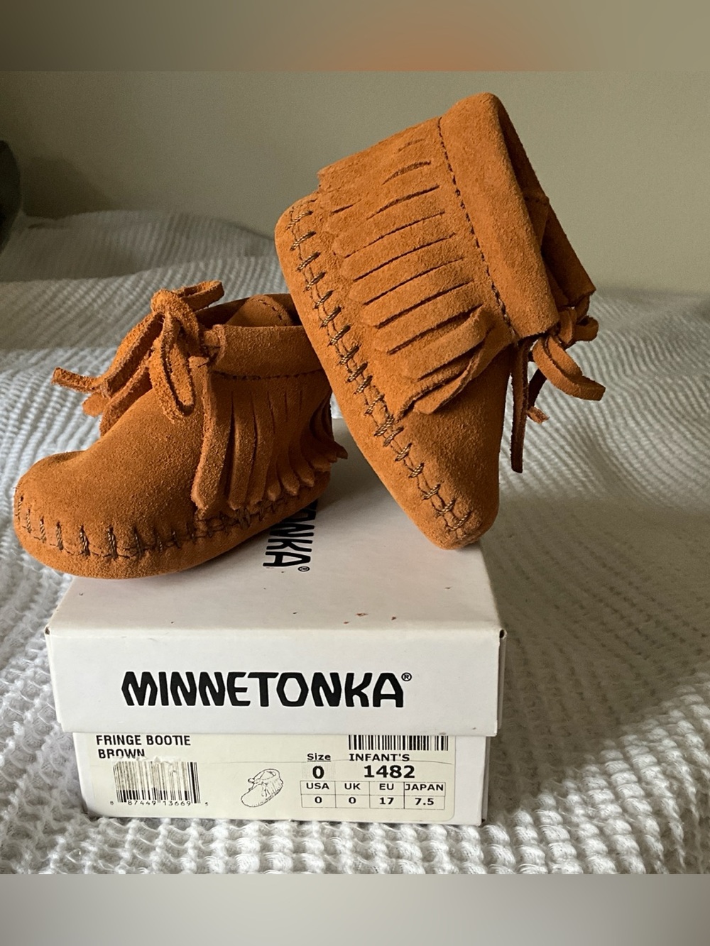 Baby Minnetonka Infant Fringe Moccasins Brown Suede Size 0 New in Box